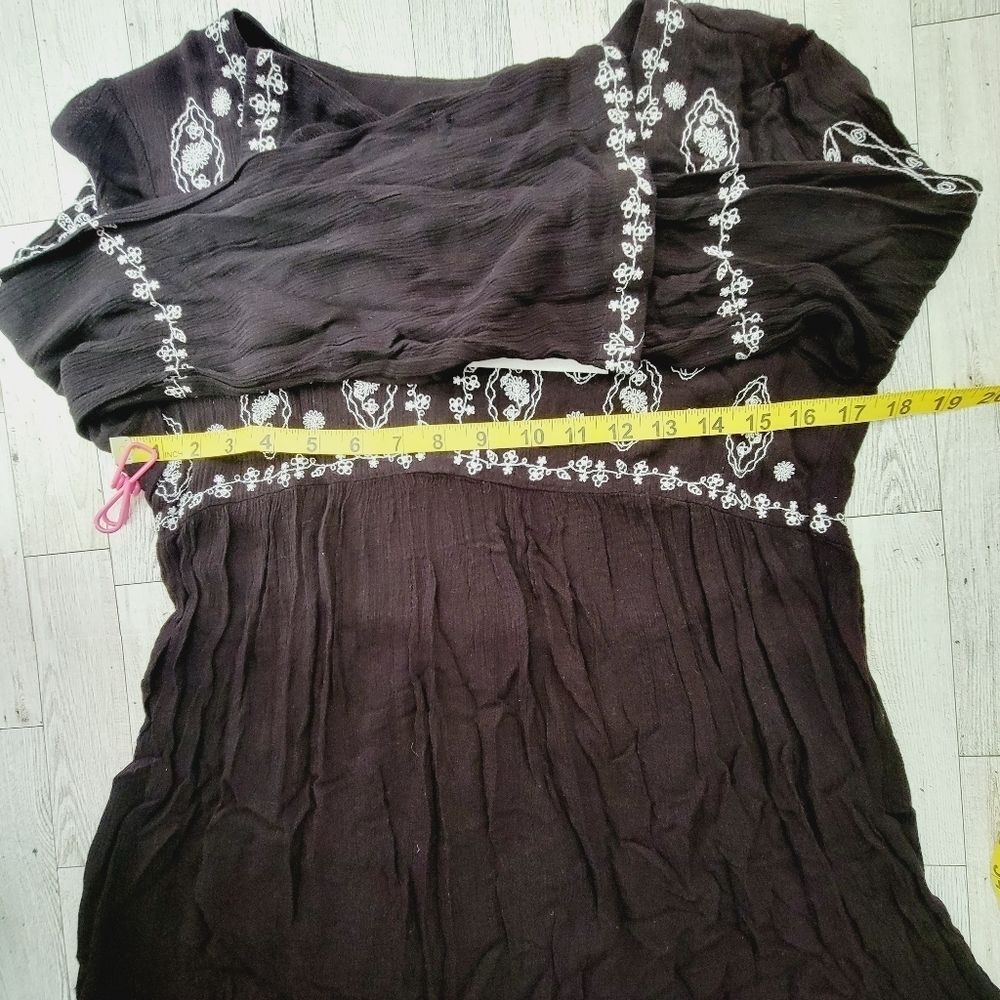 BeachLunchLounge Emani Black & White Embroidered Tunic Blouse Top Size X-Small - Picture 10 of 13